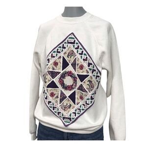 Vintages 1990s Quilted Sweatshirt size xl purple‎ cutout design